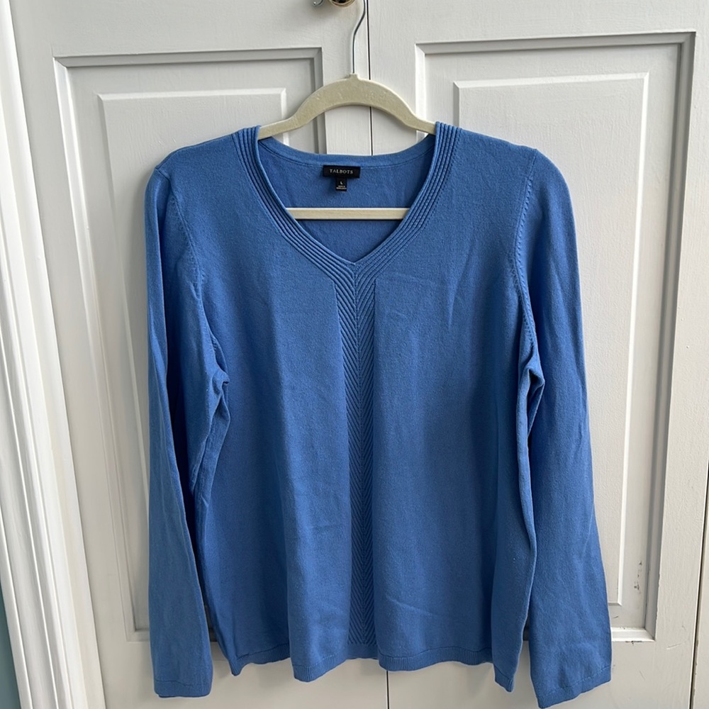 Blue Talbots Women’s V Neck Sweater Size Large, Knit w/ ribbed detail collar